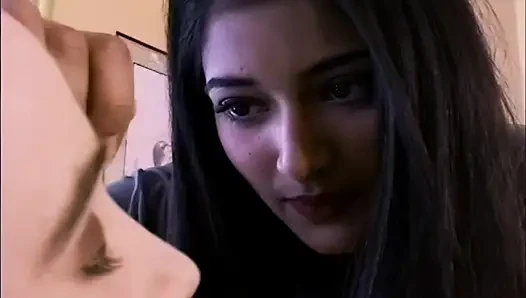 Klasik kıllı kızlar kıllı amcıkları yalıyor nadia nauty