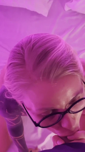 Волнующий момент из "Трахнули в анал и сперма на лицо"