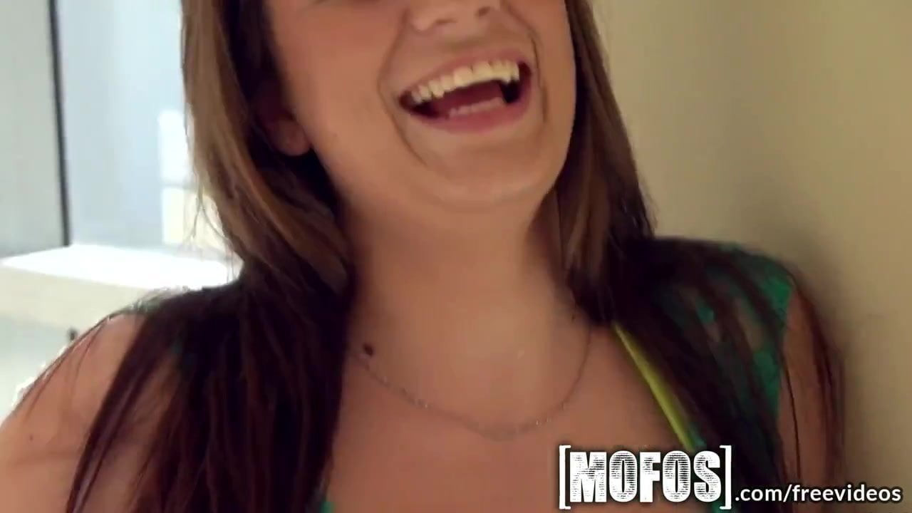 Mofos - Dillion arabacı tatilde becerdin