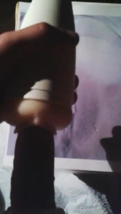 Azgın orta yaşlı seksi kadın amına boşalıyor