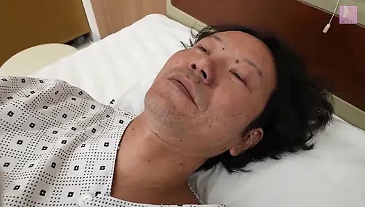 Doktor üvey kızım sapık üvey babamın sert yarağını her iki eliyle kocasından daha fazla hemşirelik yapmak istiyor!