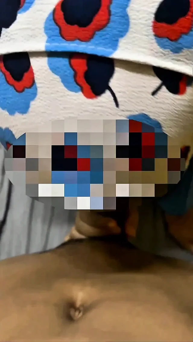 Malezyalı kız büyük yarak emiyor