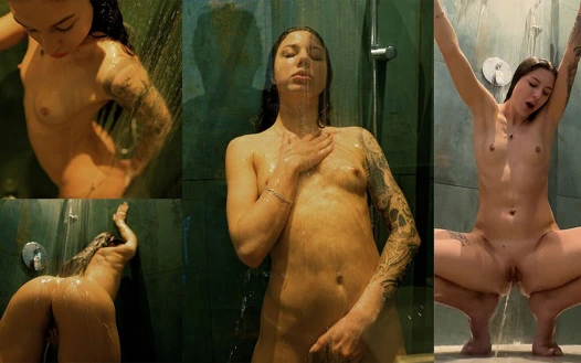 Eva elle fışkırtarak orgazm oluyor