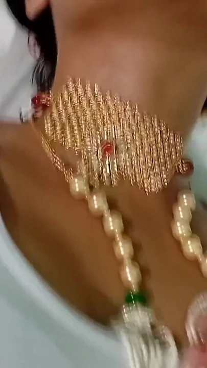 Сногсшибательный момент из "Киску тамильской бхабхи трахнули в белом сари"