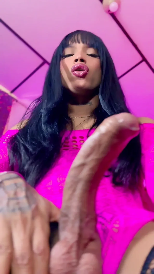 Tırnaklarımda Sütten Büyük Bir Dağınık Hale Getiriyorum