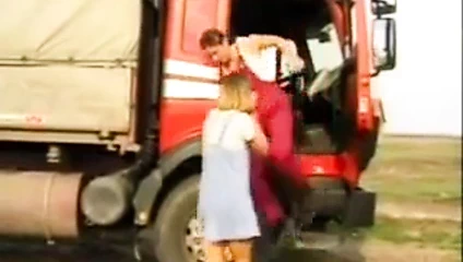 Nmln sıcak uzun yürüyüşe çıkan kimse bir asansör için bir lanet verir!