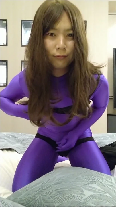 Japon cd mor body suit ile mastürbasyon yapıyor | Bölüm 1