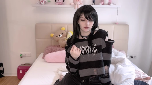 Emo Teen Fucked Hard for the First Time at Houseparty