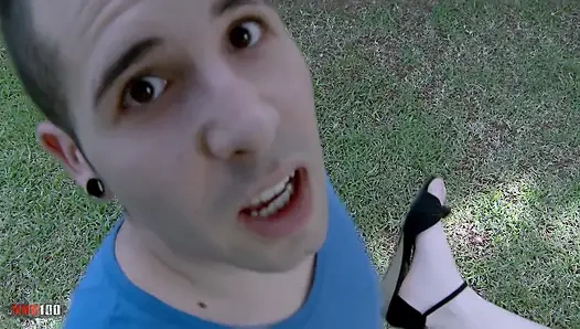 Lily Francesca Kevin White genç fransız öğrenci Lily Francesca ile açık havada sikişiyor