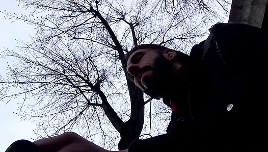 Romeo Davis sinirlerini yatıştırmak için arkadaşını sikiyor