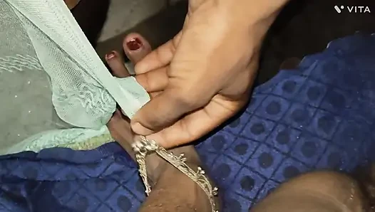 Bhabhi ko pura rat maja liya hai aur bahut jyada Maja aya