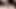 Seksi çıplak bacaklar parmak arası terliklerini tokatlıyor