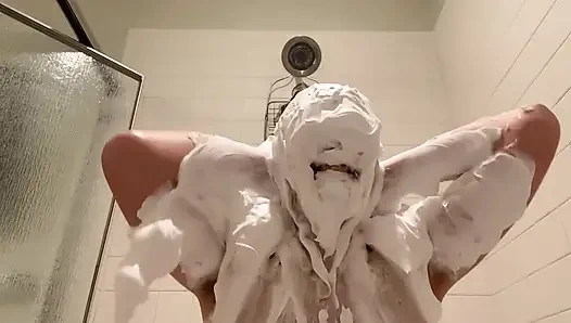 Tıraş kremiyle çılgınca dağınık oluyorum