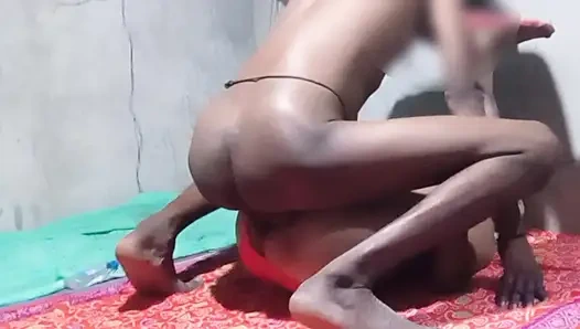 Indian village friend wife ko jamkar entertainment ke sath chudai Kiya