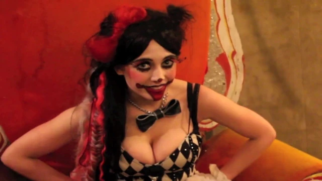 Şeytan jwow - bayan hannah minx
