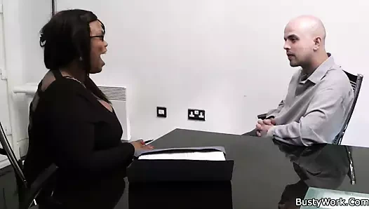 büyük göğüsler abanoz dolgun iş için fuck