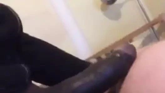 DANDO O RABO PRO NEGAO FUCK ASS BBC 2