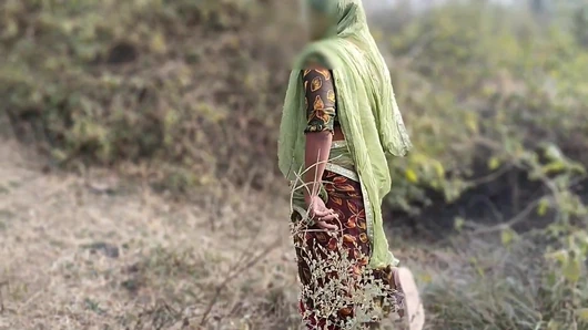 Indian desi village girl fucked for gift in jungle, outdoor jungal sex hindi audio HD