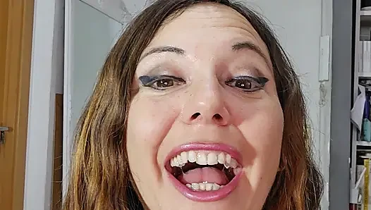 Karşı çıkamıyorum ve seni sağmak için yarağına binmek istememe neden olamadığı için Me.do önünde mastürbasyon yap!