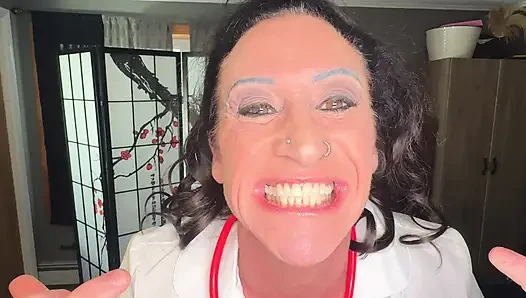 Profesör Kandy öğrencisini yiyip bitiriyor