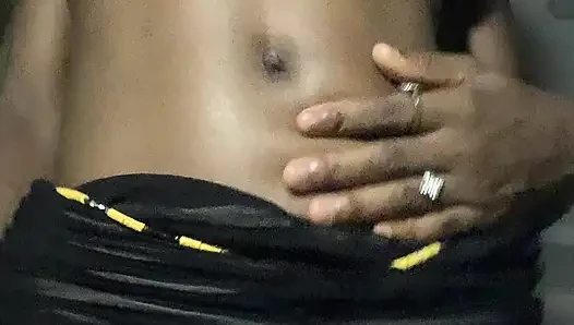 Ateşli seksi dans zenci genç kız mini etekli yağlı ıslak amcık gösterileri ile azdırıyor