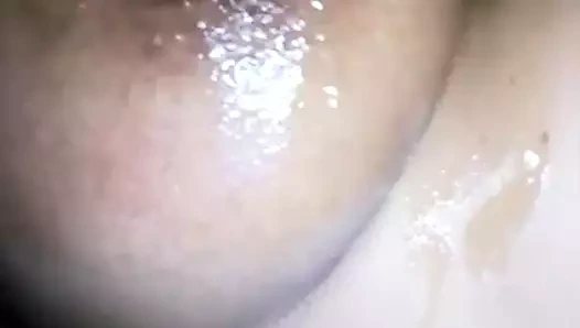 göğüsler üzerinde jel