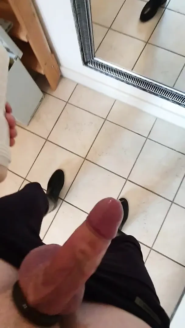 Taytla mastürbasyon yapıyor ve boşalıyor