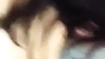 Kahrolası büyük civciv içinde the mutfak