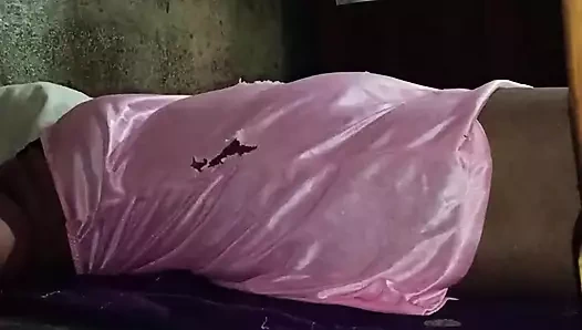 Hintli üniversiteli seksi kız domalarak sikişiyor queen4desi