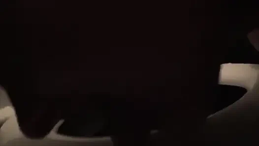 Kate ugrat, vetkőzz és nyalj a vécét