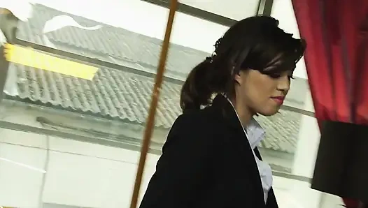 Azgın sürtük hayatını sikiyor