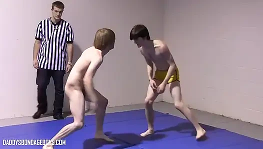 Daddysbondageboys ustası tye adam clark ve adama braxston striptiz yapıyor ve oynuyor