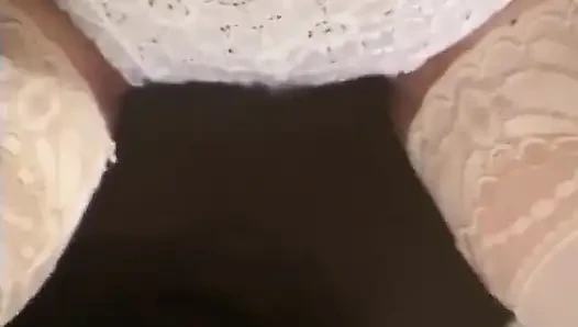 Tatlım tuvalette işiyor