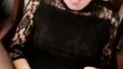 Genç ladyboy boşalıyor