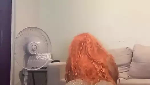 Büyük güzel kadın twerk yapıyor