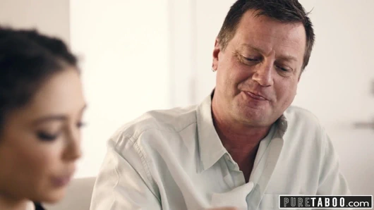 Saf Tabu - Sapık Ebeveynler, Gencin Değiştirildiğini Ortaya Koyuyor