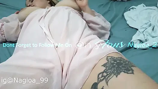 Beautiful plus-size woman masturbates with her fingers and zooms in on her vagina - TRAILER