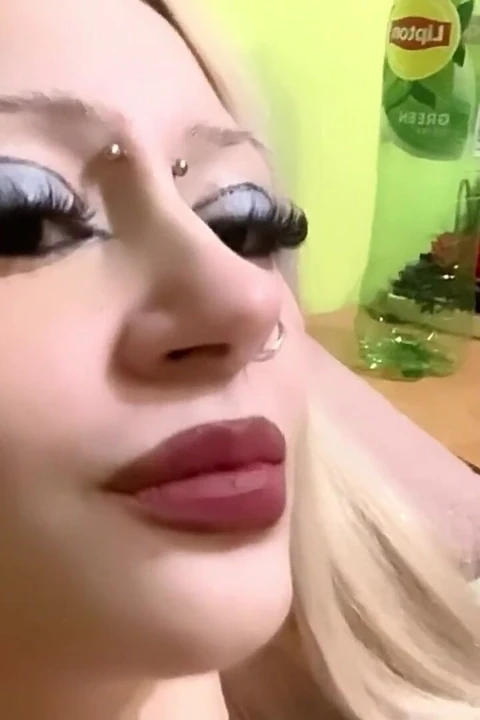 Seksi Sarışın Sınırının Dışında