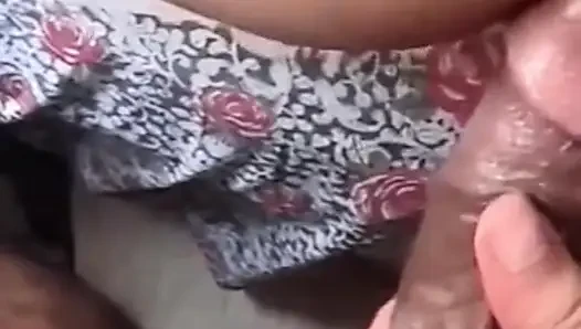 Seksi orta yaşlı seksi ev hanımı üvey oğluyla sikişiyor epik fışkırtarak titreyerek orgazm oluyor
