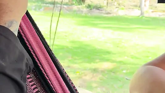 Teşhirciliği çok seviyorum, etrafta insanlar varken bir penise zıplamayı gerçekten seviyorum