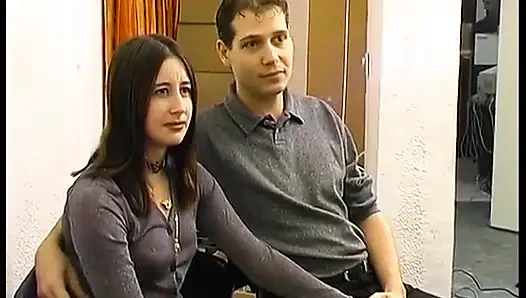 Sikişmeyi seven büyük şişman bir kaltak.