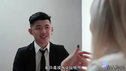 Baskın patron bayan, wang yixin, erkek ofis çalışanını kullanıyor