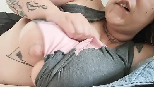 Göğüslerimi Sana Süt Vermeye Hazırlıyorum (konuşma Yok)