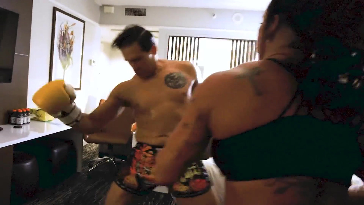 Knockout Boxing Domination: Kandy Vs Sam Stout