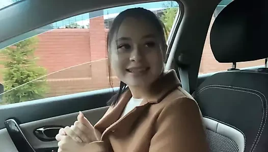 Kırsal bir sürtüğü aldı ve kütükler üzerinde sikti