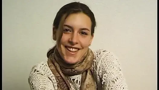 Parmakları amcığını ıslattı