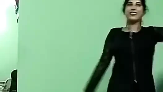 Ajina menon seksi siyah frak tik tok aktris 2