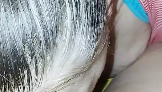 Kızı değil derin boğaz 66 yaşındaki baba erken boşalmak yapar!