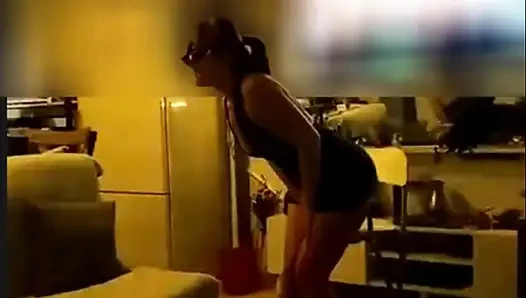 Girne'de bir gece seksi evli kadın azdırıyor