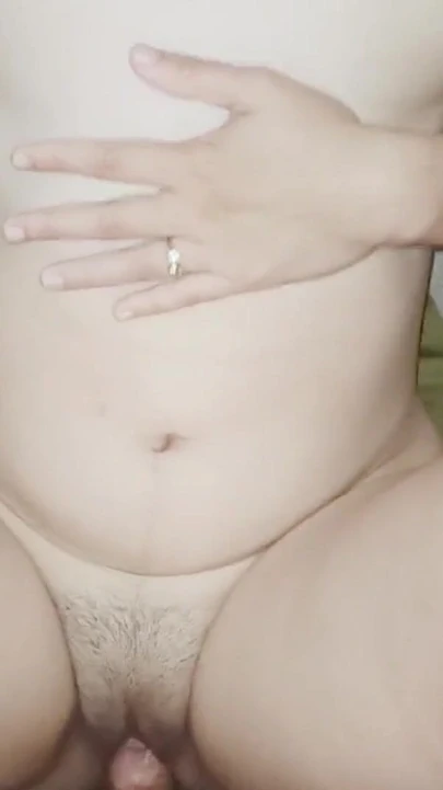 "Aldatan evli kadın şanslı bir hayran tarafından sikiliyor ve dölleniyor" dan muhteşem an